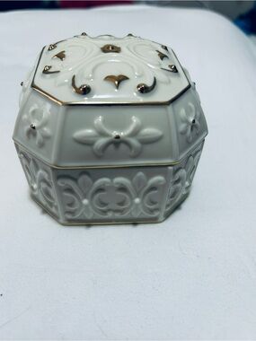 Octagonal Ceramic Jewelry/ Musical Trinket Box with Gold Trim